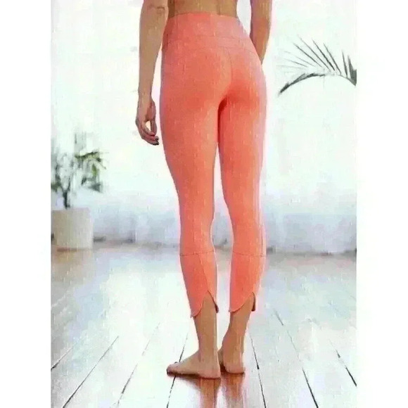 Free People Pink Rose Virgo High Rise Performance Legging, Size S $79; - Picture 1 of 11